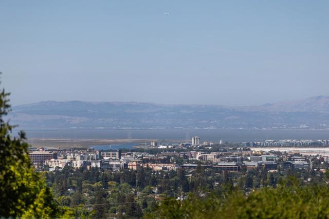 170 Hardwick Road, Woodside CA: https://media.crmls.org/mediaz/e3d2c698-ee3c-4d9f-a217-59f74d343130.jpg