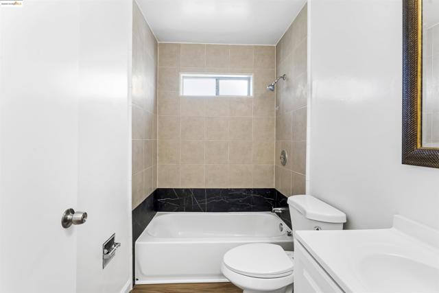 1259 Carrison St, Berkeley CA: https://media.crmls.org/mediaz/e3d2d027-e498-4468-8327-da6d38dac30e.jpg