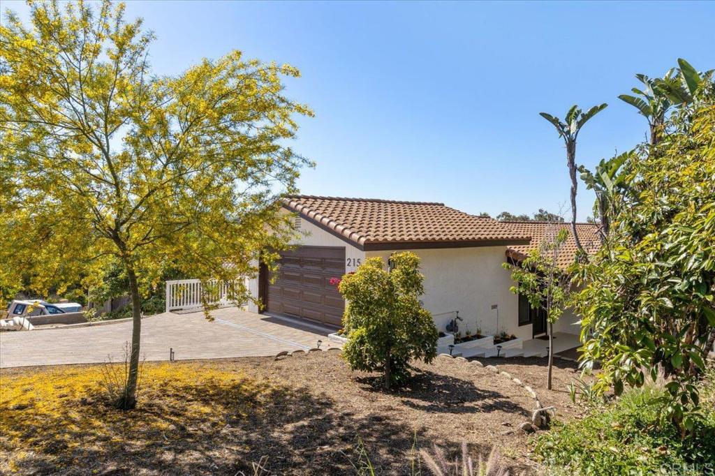 215 Cranston Crest