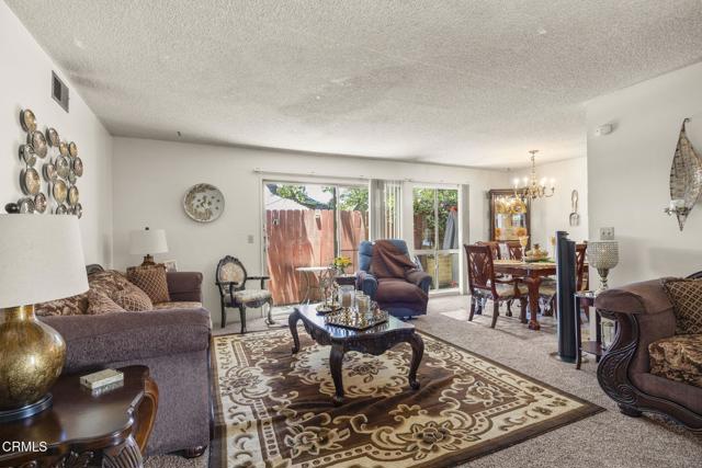 1401 Glenwood Drive, Oxnard CA: https://media.crmls.org/mediaz/e3d2f3e5-6fcd-48ad-b7e4-f9a21593920c.jpg