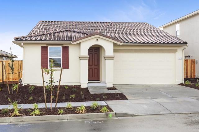 1871 Hydrangea Drive, Hollister CA: https://media.crmls.org/mediaz/e3d316ba-4aa2-4d80-8282-ca26ff920ded.jpg