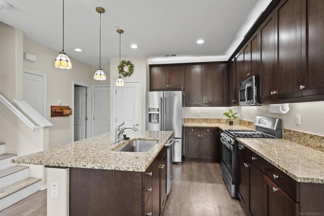 1800 Saltaire Place, San Diego CA: https://media.crmls.org/mediaz/e3d34bd6-fcdf-4aec-a259-161fac3405d3.jpg
