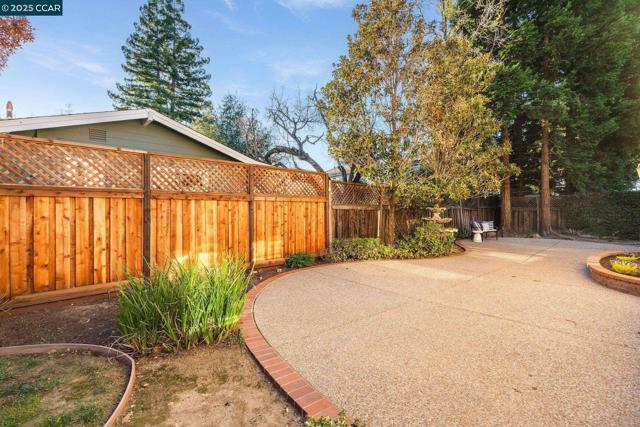 825 Bethany Ln, Concord, California 94518, 4 Bedrooms Bedrooms, ,2 BathroomsBathrooms,Single Family Residence,For Sale,Bethany Ln,41083148