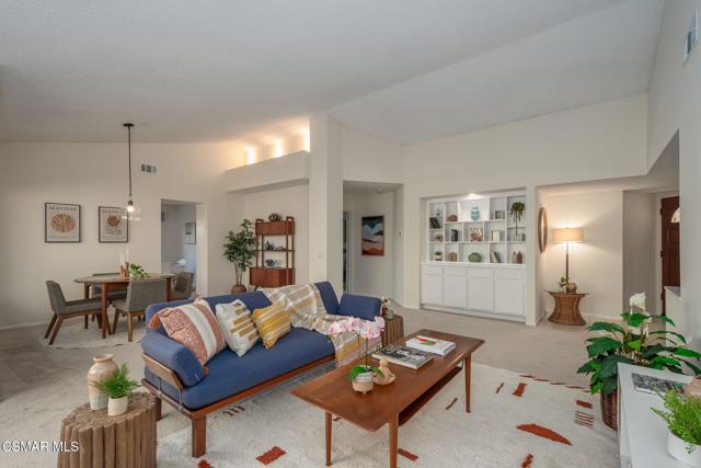 268 Novina Place, Camarillo CA: https://media.crmls.org/mediaz/e3d5158f-bbc6-462e-b152-fadecb3e0622.jpg