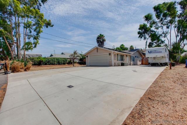 402 Porter St, Fallbrook, California 92028, 3 Bedrooms Bedrooms, ,2 BathroomsBathrooms,Single Family Residence,For Sale,Porter St,240019044SD