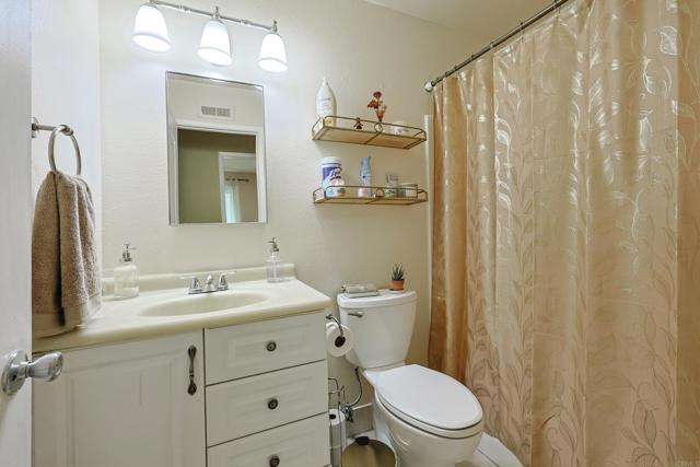 6872 Quebec Court, San Diego CA: https://media.crmls.org/mediaz/e3d5ea30-1e5a-4713-8a03-df4313ef4bf7.jpg