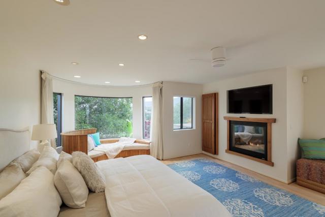 14300 Saddle Mountain Drive, Los Altos Hills CA: https://media.crmls.org/mediaz/e3d671e1-98f8-4bee-b80e-02a0ebb617a0.jpg