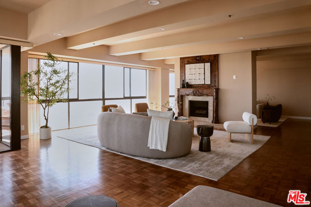 10790 Wilshire Boulevard, Los Angeles CA: https://media.crmls.org/mediaz/e3d7190f-7455-46a8-bcb7-fb7e2c5da7ac.jpg