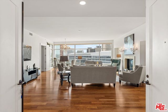 1 W Century Drive, Los Angeles CA: https://media.crmls.org/mediaz/e3d7b761-c2ac-4bee-bcd1-38f0bbfe74d5.jpg