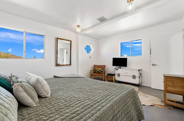 7657 N Star Avenue, 29 Palms CA: https://media.crmls.org/mediaz/e3d7be23-b229-49c3-b6a5-43dc75139454.jpg