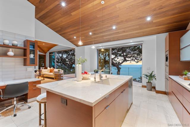 354 Ocean View Ave, Del Mar CA: https://media.crmls.org/mediaz/e3d864b0-5cf7-46ab-a6de-e8e7034126ef.jpg