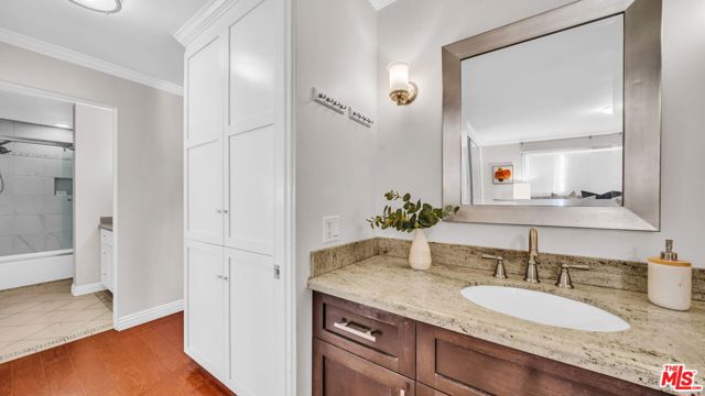 1130 9th Street, Santa Monica CA: https://media.crmls.org/mediaz/e3d975dc-8fc7-4ed6-bdb0-62cd0764e089.jpg