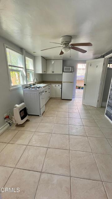 Detail Gallery Image 4 of 15 For 1539 Santa Ynez St #1,  Ventura,  CA 93001 - 1 Beds | 1/1 Baths