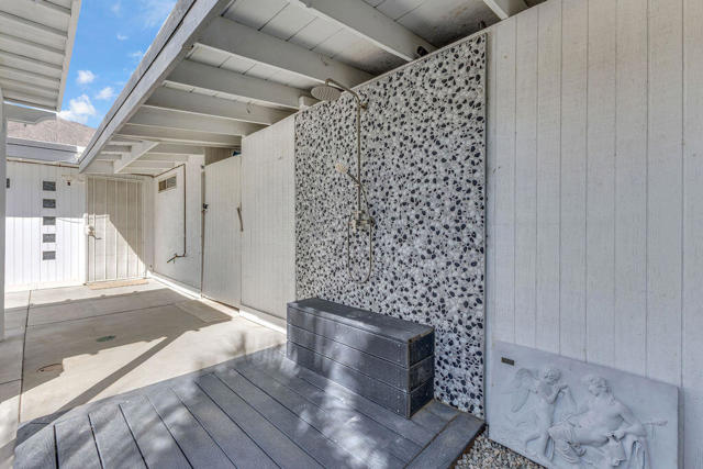 1075 E Sunny Dunes Road, Palm Springs, CA 92264