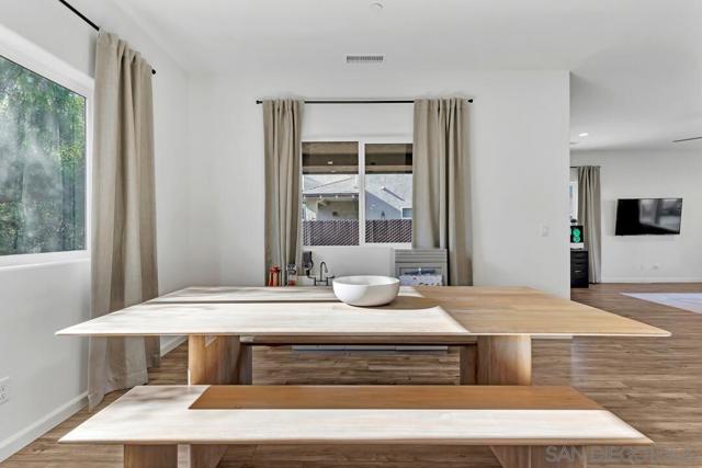 130 Scenic Dr, El Cajon CA: https://media.crmls.org/mediaz/e3dab8ab-be5a-48e7-ab02-aa0cfc4a1fc1.jpg