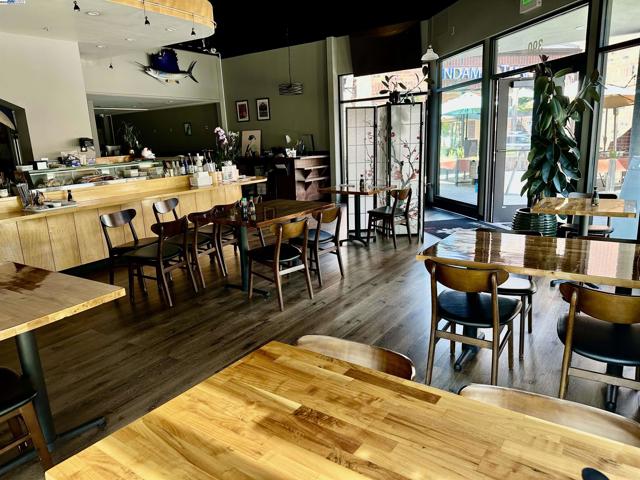 390 Market Pl, San Ramon CA: https://media.crmls.org/mediaz/e3dac952-c8a7-4fdc-84d2-dc0eea1b0ed6.jpg