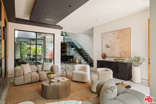816 N Stanley Avenue, Los Angeles CA: https://media.crmls.org/mediaz/e3db141b-dccf-4d49-8f89-f4adc37bfeaf.jpg