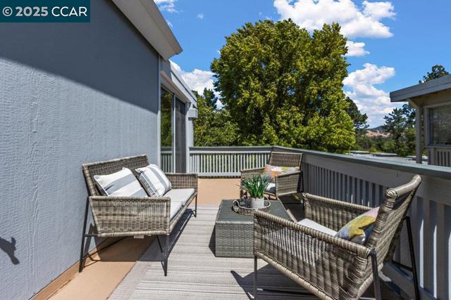 2200 Pine Knoll Dr, Walnut Creek CA: https://media.crmls.org/mediaz/e3dbc805-fd51-46e4-8c1f-c13fac856f26.jpg