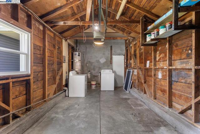 1629 Thrush Ave, San Leandro CA: https://media.crmls.org/mediaz/e3dc1a83-5fb5-4792-8aac-d54e0d2c73f2.jpg