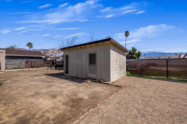 259 & 255 W 6th Street, San Jacinto CA: https://media.crmls.org/mediaz/e3dd1b6d-b1a0-4dfe-b284-8ee2750e2b9a.jpg