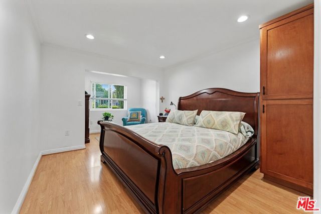 1430 N Dominion Avenue, Pasadena CA: https://media.crmls.org/mediaz/e3dddfdb-b8fc-4d2e-88d5-1e4d7ffebc91.jpg