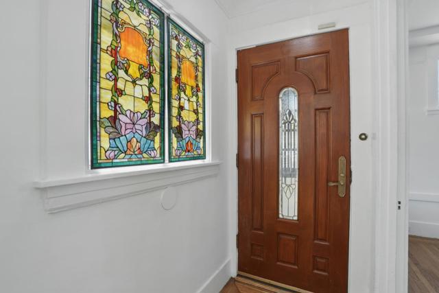 32 Cross Street, San Francisco CA: https://media.crmls.org/mediaz/e3ddffcb-01b4-4e9c-a812-1d1b038f7f43.jpg