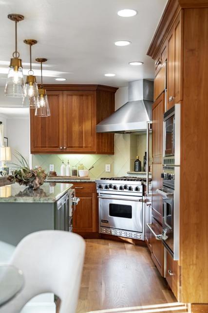 1455 Redwood Drive, Los Altos CA: https://media.crmls.org/mediaz/e3de29d9-361f-4942-bcf0-2d615511d2db.jpg
