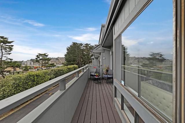 318 Innisfree Drive, Daly City CA: https://media.crmls.org/mediaz/e3dead3d-680a-43b5-a015-78ba87c0ba57.jpg