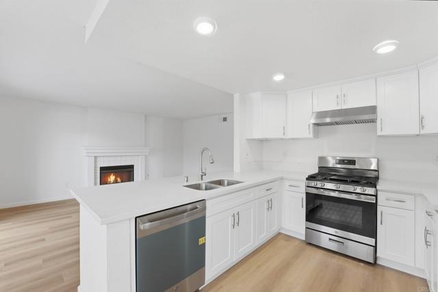 Detail Gallery Image 13 of 52 For 14493 Corte Lampara, San Diego,  CA 92129 - 3 Beds | 2/1 Baths