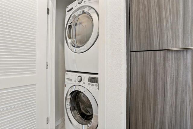 125 ORBIT Way, Mountain View CA: https://media.crmls.org/mediaz/e3e09a0a-786c-4d5e-8b3a-b8d32fb46250.jpg