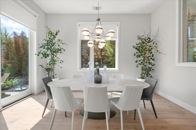 115 Wika Ranch Court, Redwood City CA: https://media.crmls.org/mediaz/e3e0d91e-cb48-4c6d-8b11-5d58b72a3903.jpg