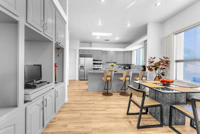 29 El Roble Court, Rancho Mirage CA: https://media.crmls.org/mediaz/e3e13b5d-7475-4837-ac9a-18b0697c2898.jpg