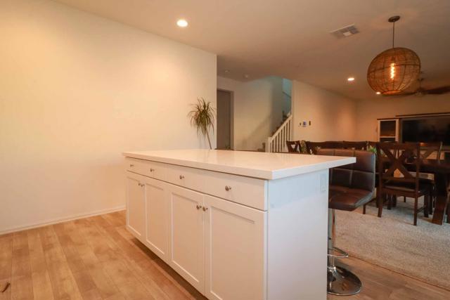Image 4 of 48 For 44644 Melkesian Boulevard
