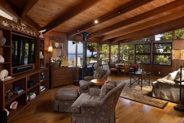 799 Parcel Street, Monterey CA: https://media.crmls.org/mediaz/e3e199f2-6df7-498e-a62c-e9a0fc3fd35b.jpg