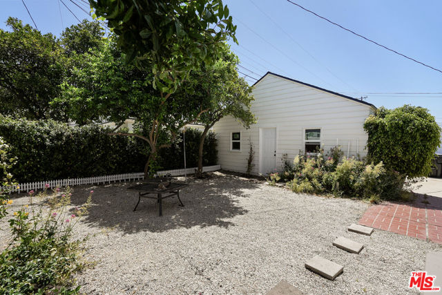 3860 Hepburn Avenue, Los Angeles CA: https://media.crmls.org/mediaz/e3e22bfb-9998-418e-8f4b-41fff9864521.jpg