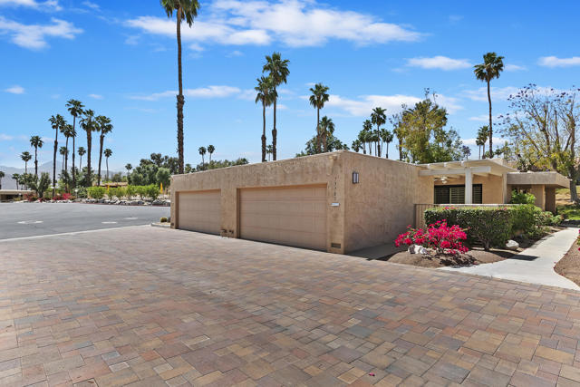 73701 Roadrunner Court, Palm Desert, CA 92260