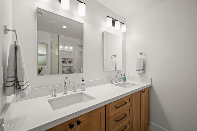 1110 Coronet Avenue, Pasadena CA: https://media.crmls.org/mediaz/e3e282b1-7249-43c3-bdb6-059dc223cab4.jpg