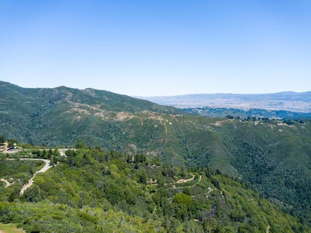 110 Silverline Road, Los Gatos CA: https://media.crmls.org/mediaz/e3e28cbb-3e79-4d64-bcae-f488220a7549.jpg