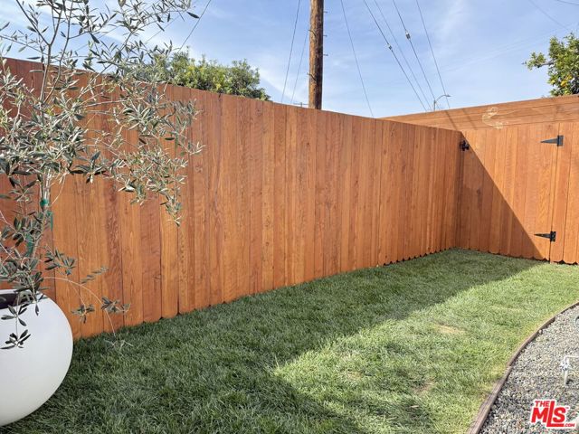 3625 Somerset Drive, Los Angeles CA: https://media.crmls.org/mediaz/e3e2c070-78d2-450b-a1e1-8e51d0998947.jpg