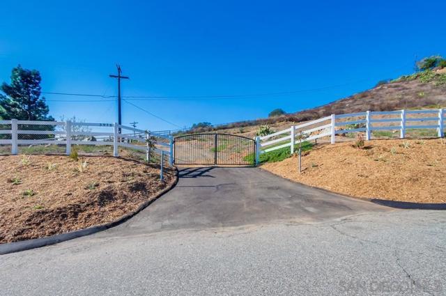 3916 Citrus Dr, Fallbrook, California 92028, 3 Bedrooms Bedrooms, ,3 BathroomsBathrooms,Single Family Residence,For Sale,Citrus Dr,250020806SD