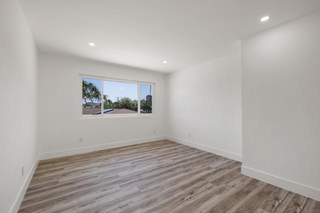 2537 Davis Ave, Carlsbad CA: https://media.crmls.org/mediaz/e3e38c3d-30c9-4a0c-a77c-08d3862b31e1.jpg