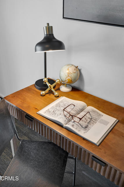 7933 Kenyon Avenue, Los Angeles CA: https://media.crmls.org/mediaz/e3e3a50d-f62b-4f5e-b417-c8829e5ec794.jpg
