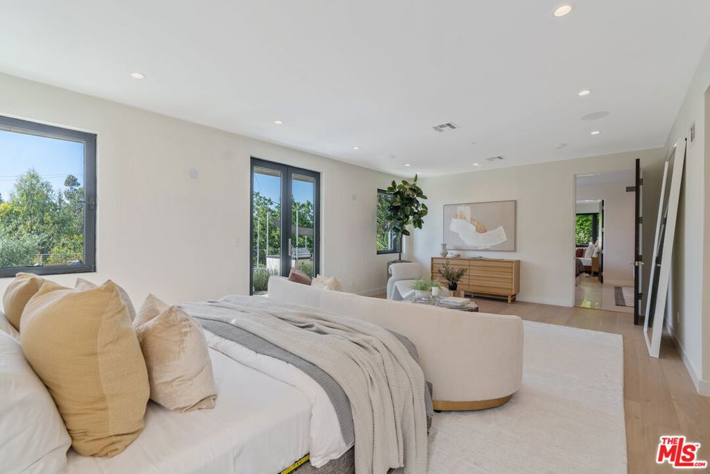 3768 Berry DriveStudio City img 4