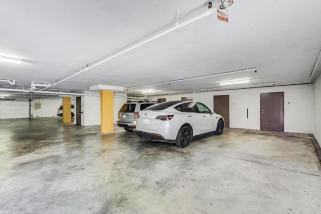 525 Almer Road, Burlingame CA: https://media.crmls.org/mediaz/e3e5895a-d282-48ae-9a56-5a752ba93051.jpg