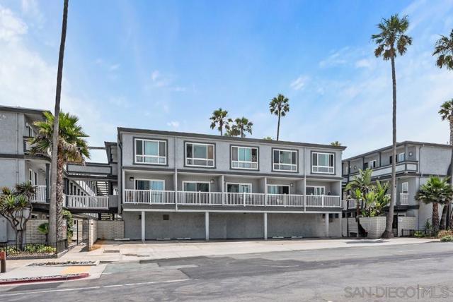 1111 Seacoast Dr, Imperial Beach CA: https://media.crmls.org/mediaz/e3e5a53f-3d0c-4b3e-bf5f-dacc0cfe13cc.jpg
