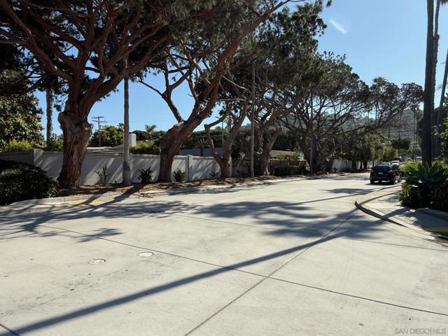 380 Via Del Norte Lot 9, La Jolla CA: https://media.crmls.org/mediaz/e3e5d671-c1e9-42cb-a75f-2bc794d64f59.jpg