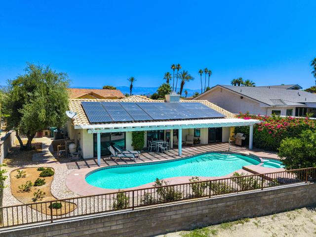 79835 Horseshoe Road, La Quinta CA: https://media.crmls.org/mediaz/e3e666ba-9479-40b3-a1a5-78a9e7d9ca28.jpg