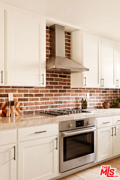 1212 Ocean Park Boulevard, Santa Monica CA: https://media.crmls.org/mediaz/e3e6b2f1-bbde-41d5-91f3-95dcfd1b8e03.jpg