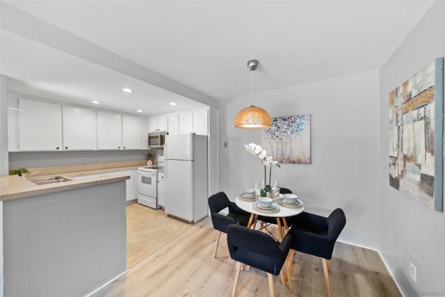 5910 Rancho Mission Rd, San Diego CA: https://media.crmls.org/mediaz/e3e6e949-6043-4f0b-a38f-af97bb8b4259.jpg