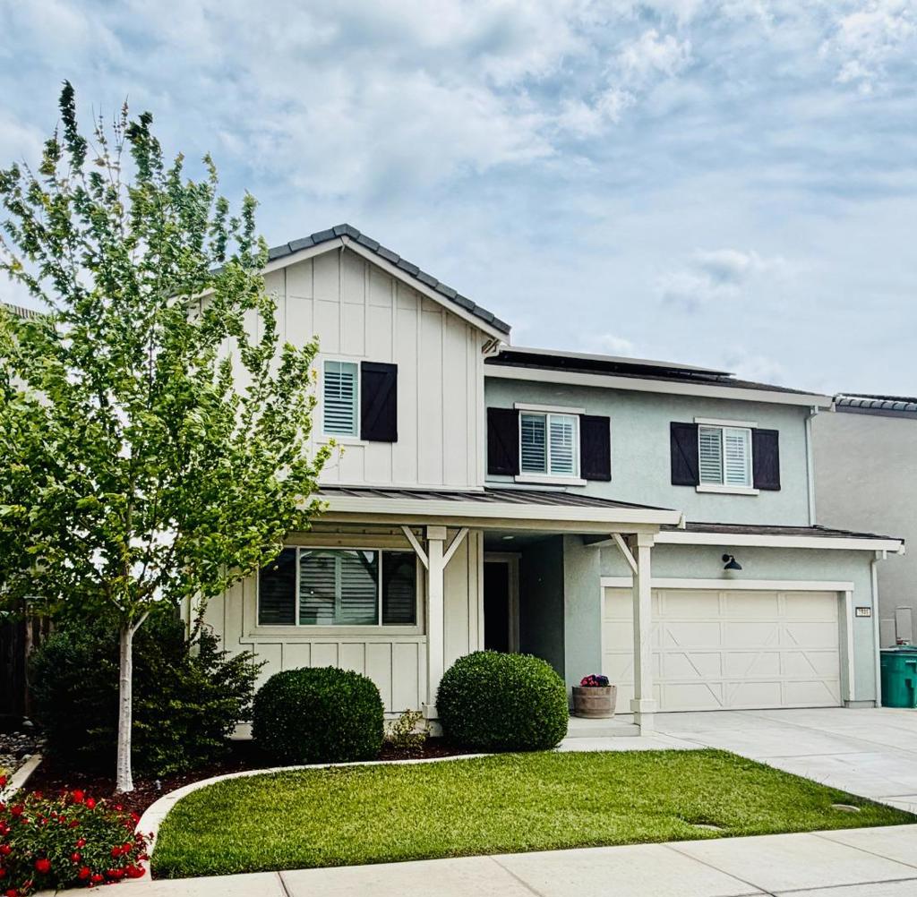 1946 Pollock Way